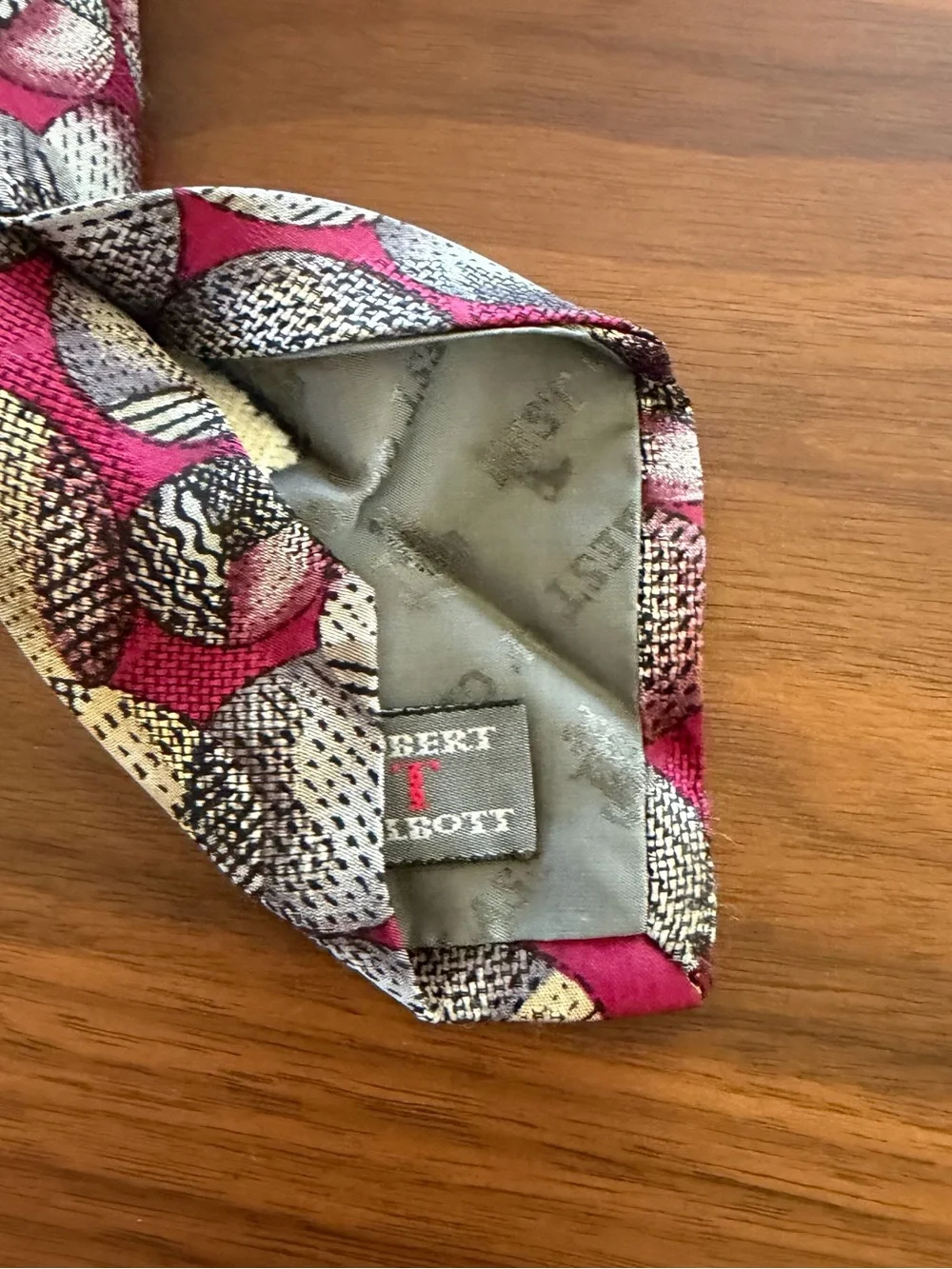 Robert Talbott Men's Tie in Magenta with Silver and Gray Circles